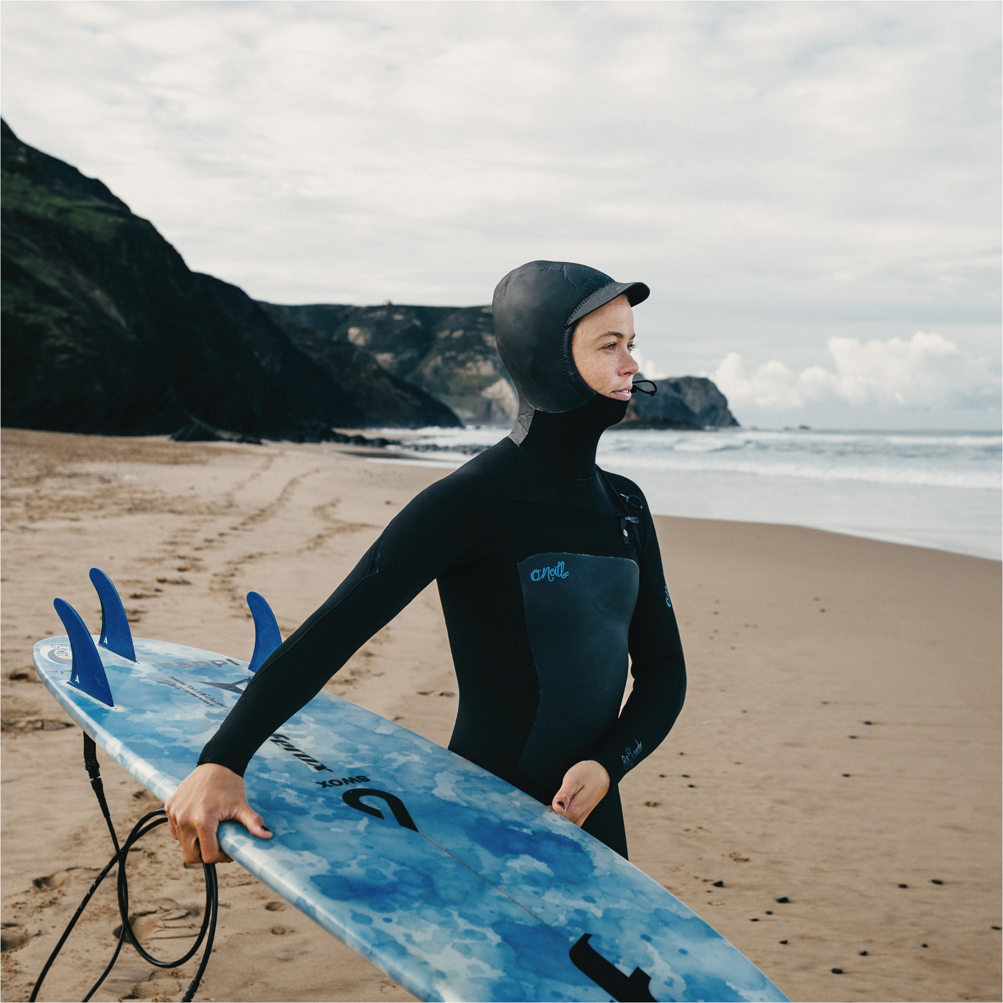 2025 O'Neill Womens Epic 6/5/4mm Chest Zip Hooded Wetsuit 5378 - Black